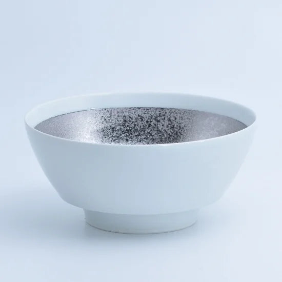 White porcelain platinum-wrapped ramen bowl