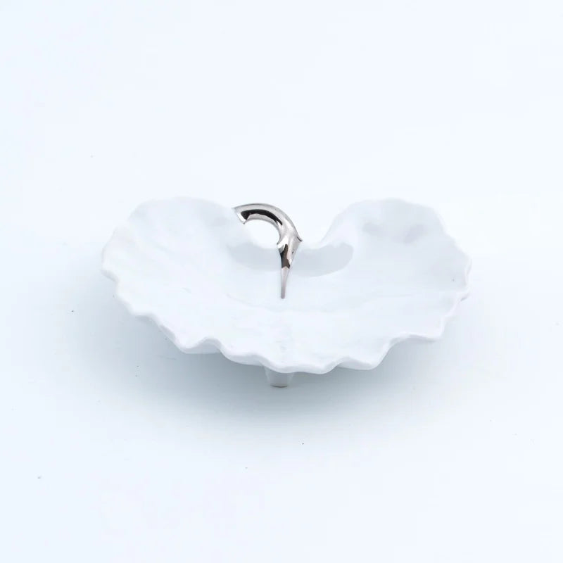 White porcelain (stem platinum) with small bowl shape