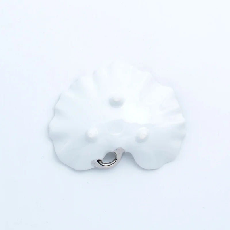 White porcelain (stem platinum) with small bowl shape