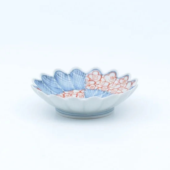 Checkered petal pattern chrysanthemum-shaped small plate